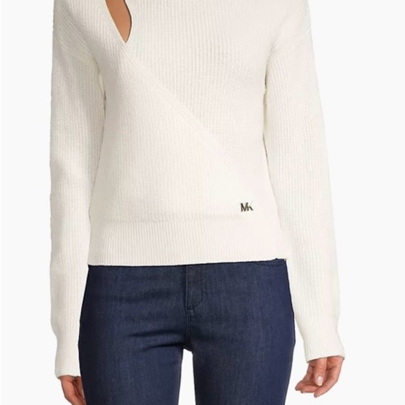 Michael Kors
Keyhole Cut Out Sweater size L new - Picture 2 of 10